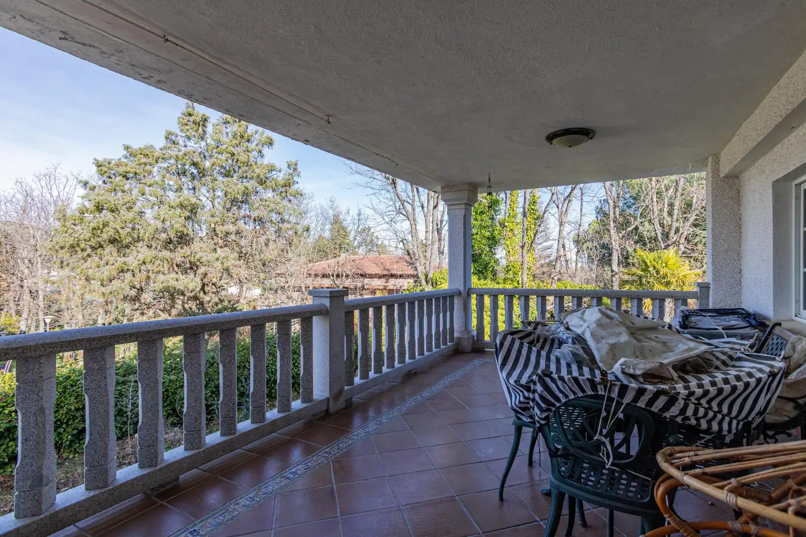 Terrassa de Casa o xalet en venda en Miraflores de la Sierra amb Calefacció, Jardí privat i Terrassa