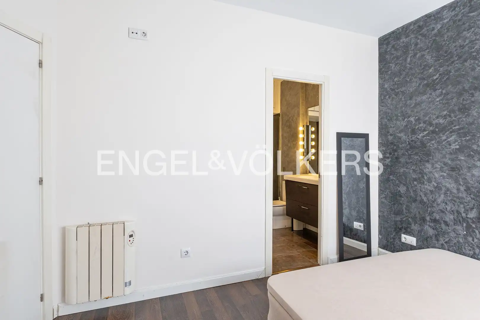 Bedroom of Flat for rent in Madrid  with Air Conditioner, Heating and Parquet flooring