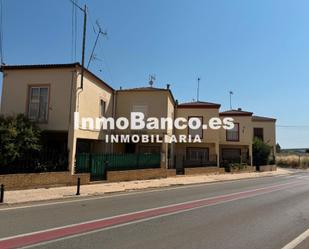 Exterior view of House or chalet for sale in Camporrobles