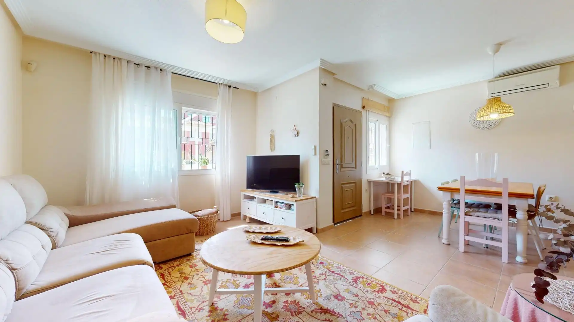 Sala d'estar de Casa adosada en venda en Pilar de la Horadada amb Terrassa