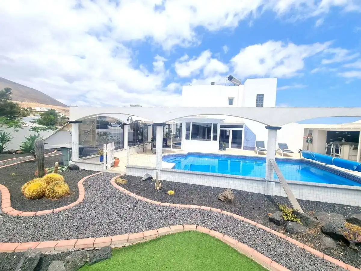Swimming pool of Houses for sale in Tías  with Air Conditioner, Private garden and Terrace