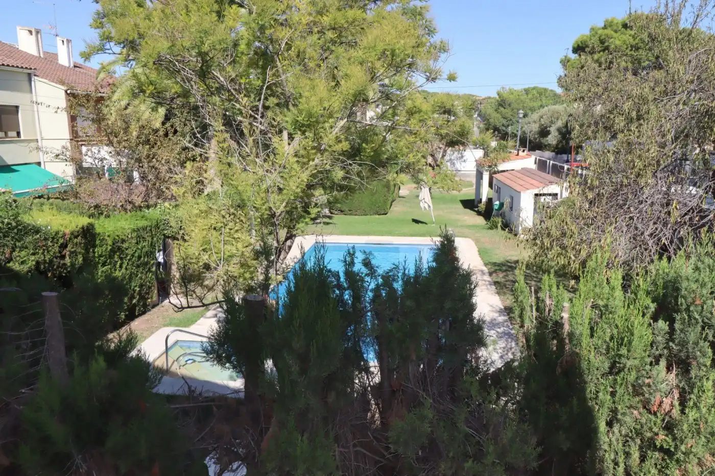 Piscina de Casa adosada en venta en Rocafort con Aire acondicionado, Calefacción y Jardín privado