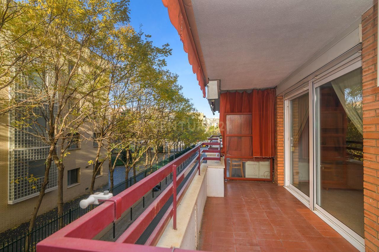 Terraza de Piso en venta en L'Hospitalet de Llobregat con Aire acondicionado, Trastero y Balcón