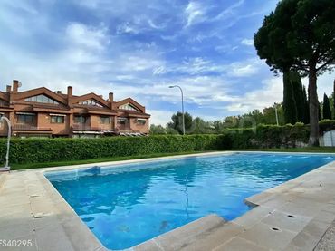 Detached house with garden for sale in Calle Benifayó