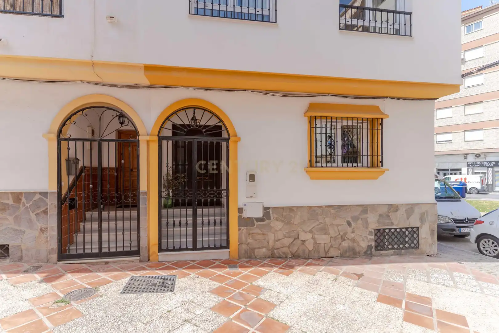 Vista exterior de Casa adosada en venda en Motril amb Aire condicionat, Forn i Rentadora