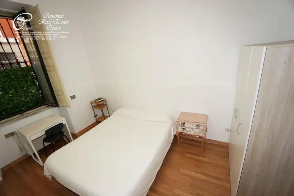 Flat for rent in Calle BOLA, Palacio
