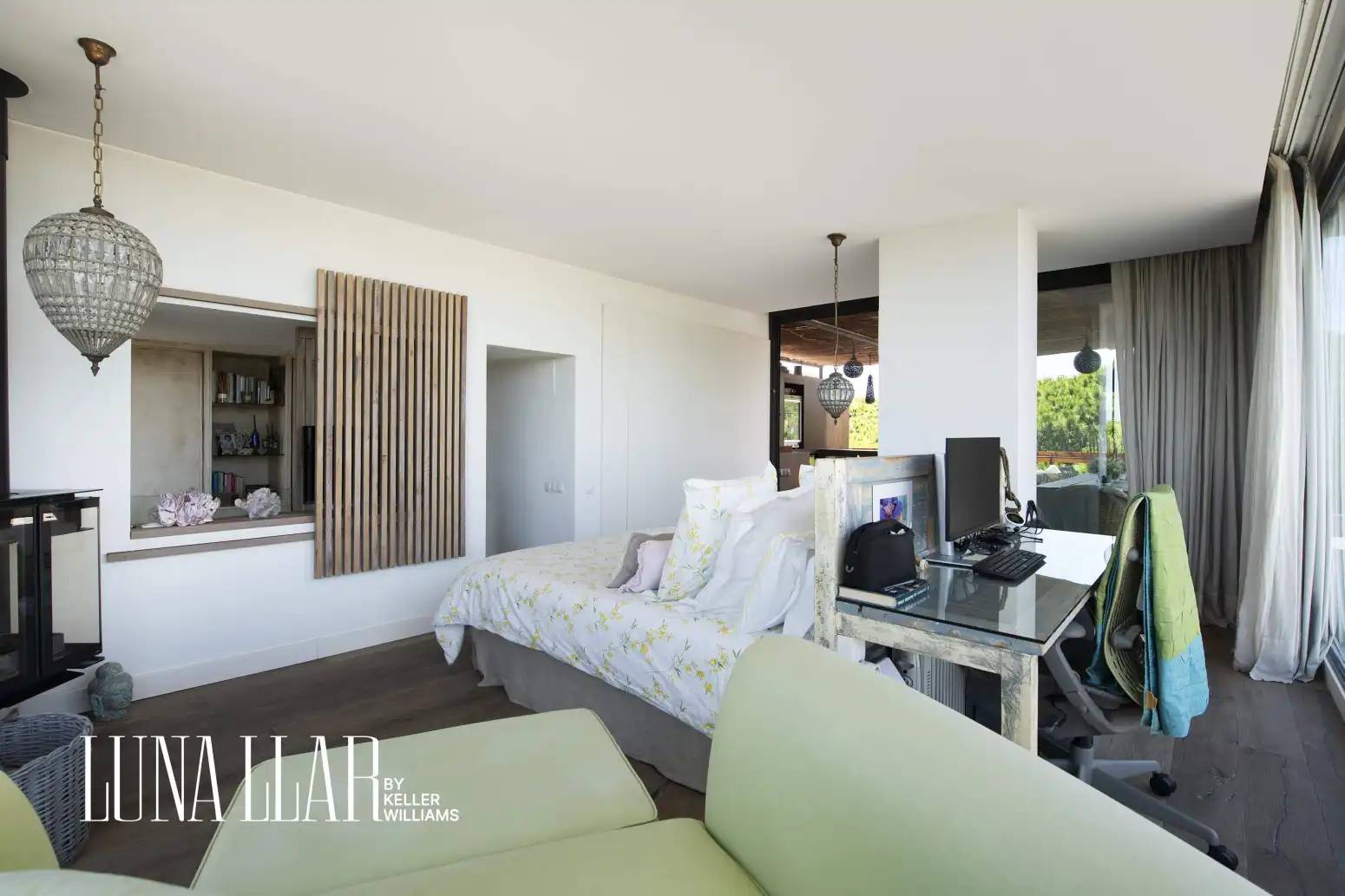 Schlafzimmer von Dachboden zum Verkauf in Gavà mit Heizung, Parkett und Terrasse