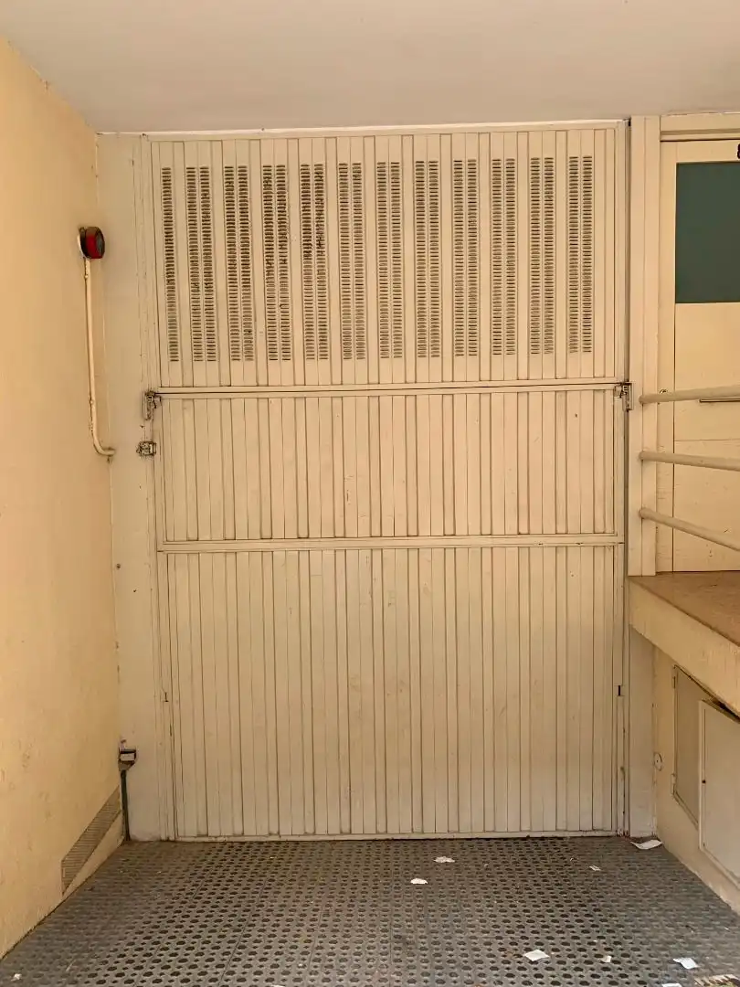 Außenansicht von Garage zur Miete in Sant Esteve Sesrovires