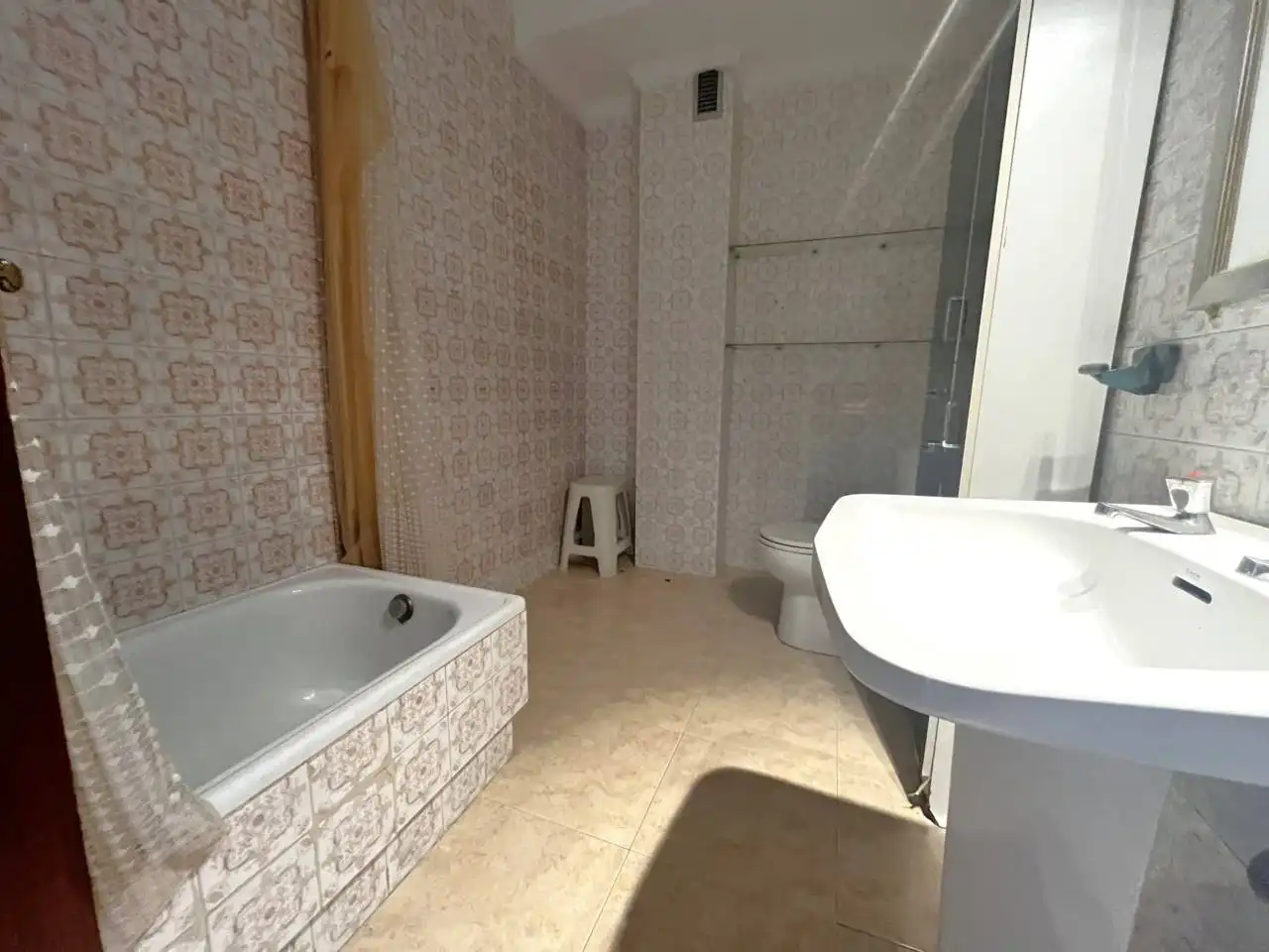 Bany de Àtic en venda en Huelva amb Terrassa i Traster
