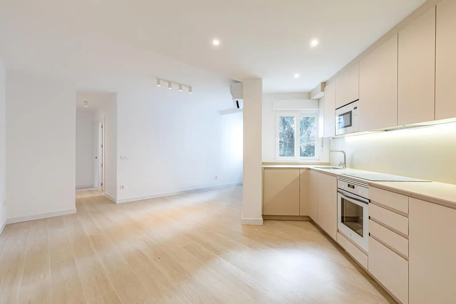 Kitchen of Flat for rent in Madrid  with Air Conditioner