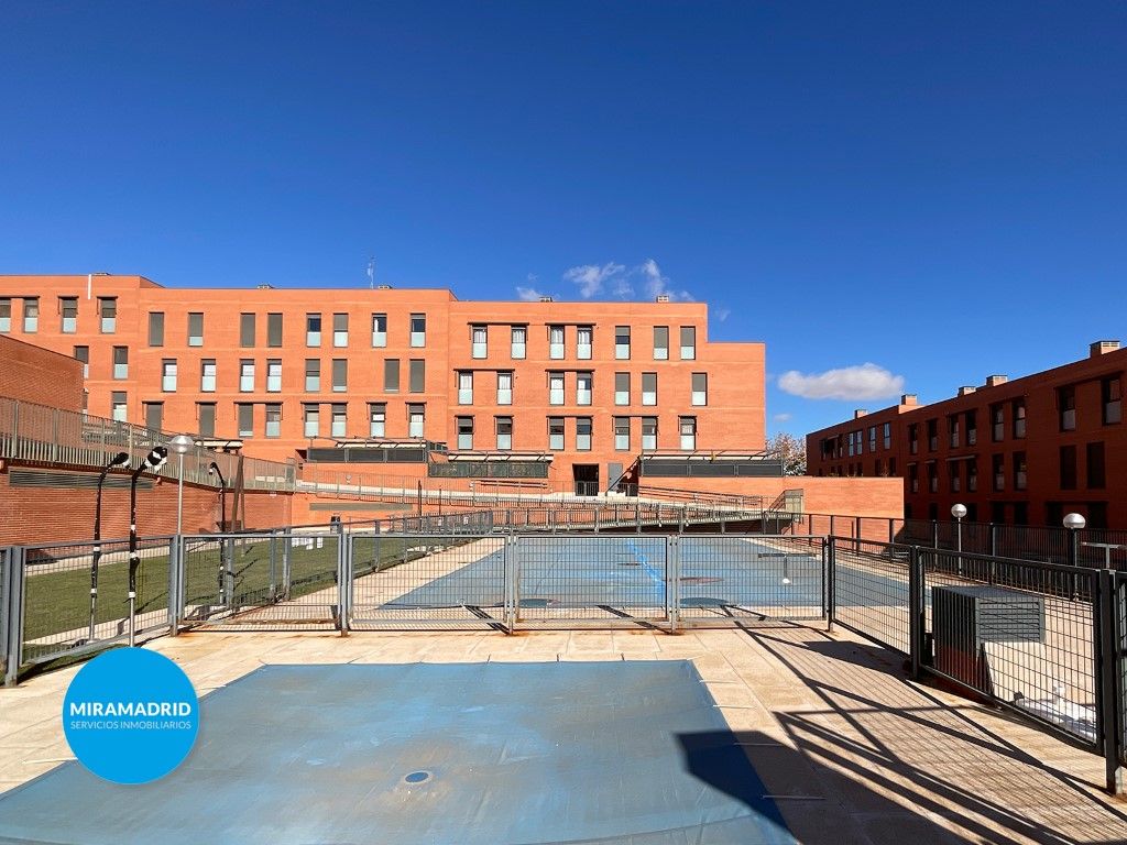 Vista exterior de Piso en venta en Paracuellos de Jarama con Aire acondicionado