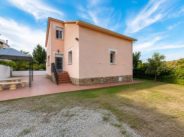 Chalet con jardín en venta en Villamantilla