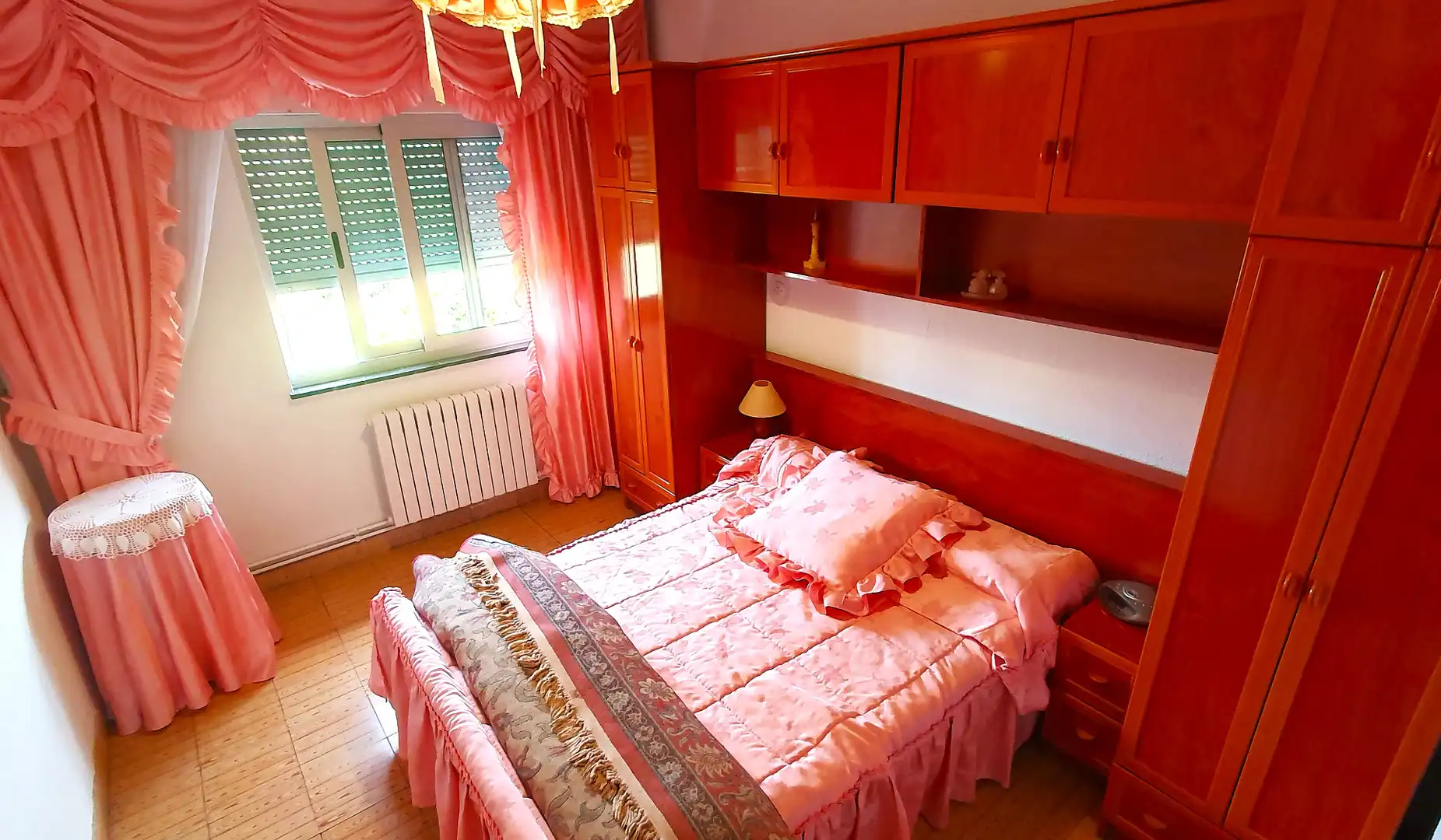 Schlafzimmer von Haus oder Chalet zum Verkauf in Miengo mit Heizung, Privatgarten und Möbliert