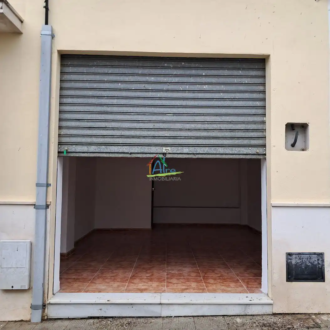 Locale commerciale in vendita a Pilas