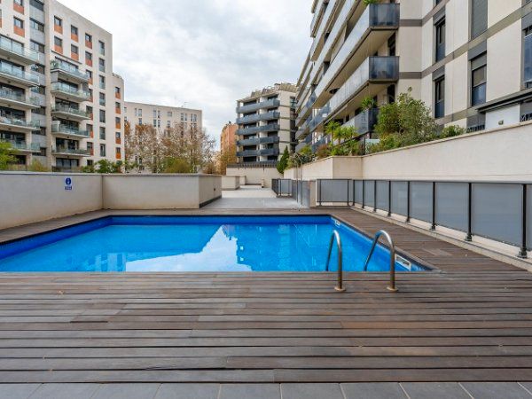 Swimming pool of Flat for sale in  Barcelona Capital  with Air Conditioner, Heating and Terrace