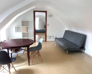 Dormitori de Apartament de lloguer en Salamanca Capital amb Calefacció