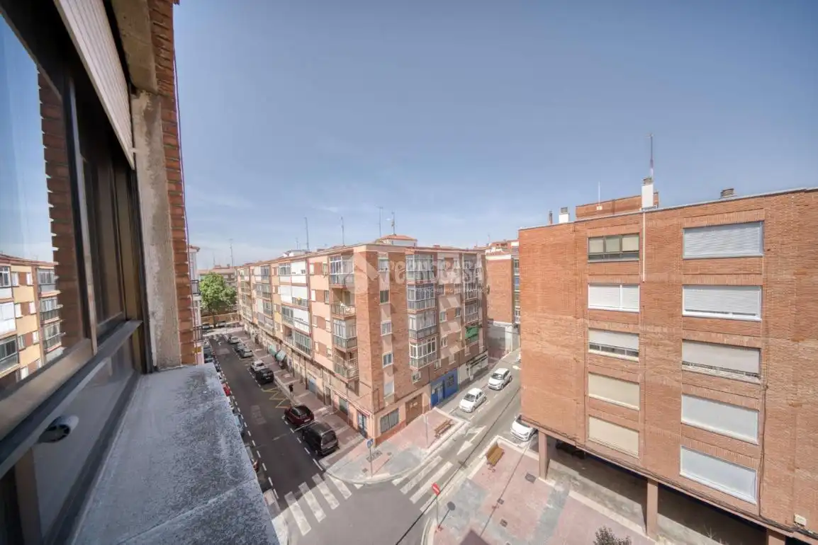 Vista exterior de Piso en venta en Valladolid