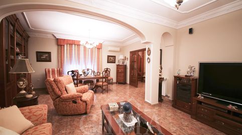 Espectacular casa como las que ya no se hacen. Patio de 50m2 aprox, garaje y 6 habitaciones., imatge 5