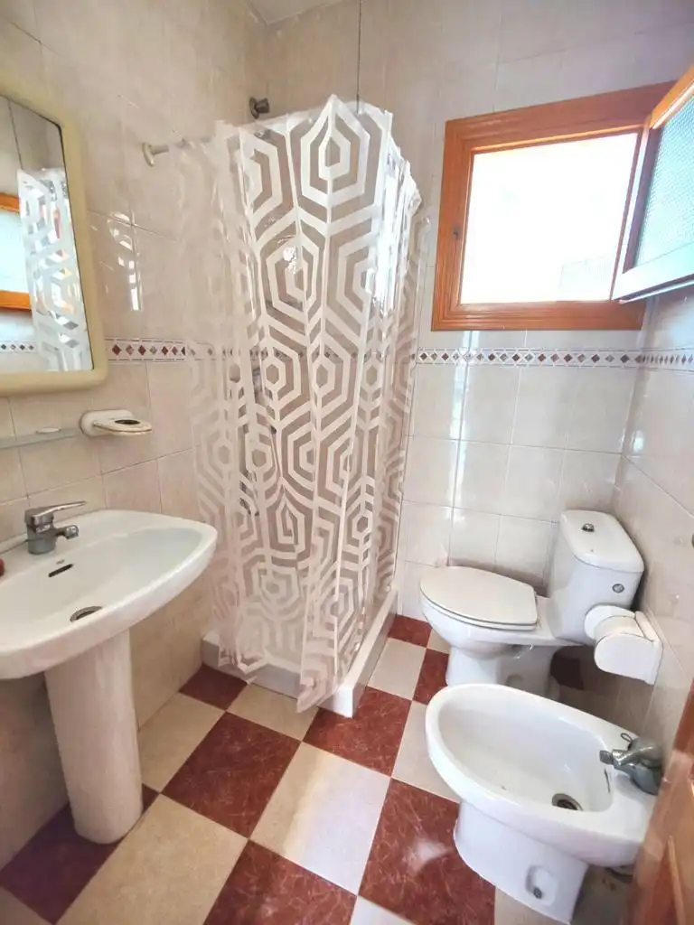 Badezimmer von Haus oder Chalet zum Verkauf in Granada mit Abstellraum und Möbliert