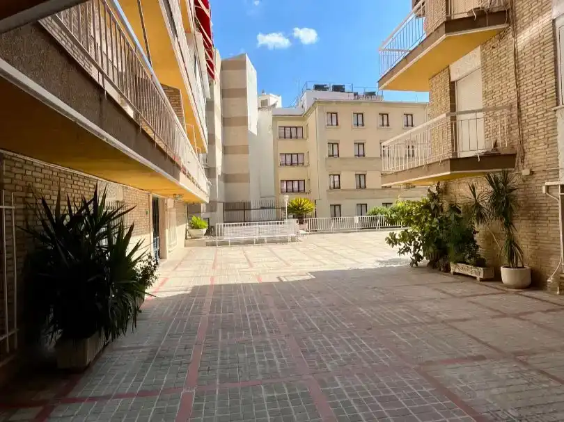 Vista exterior de Pis en venda en  Jaén Capital amb Aire condicionat, Terrassa i Balcó