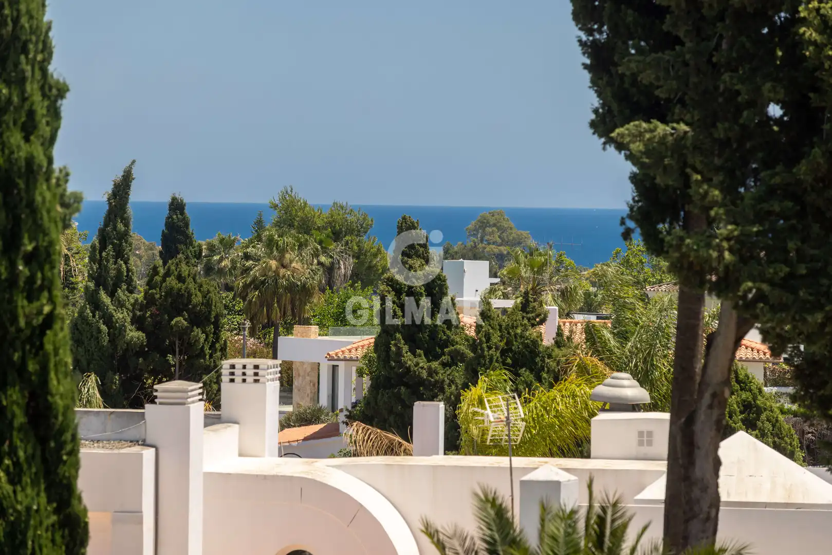 Exterior view of Detached homes for sale in Marbella  with Heating, Private garden and Swimming Pool
