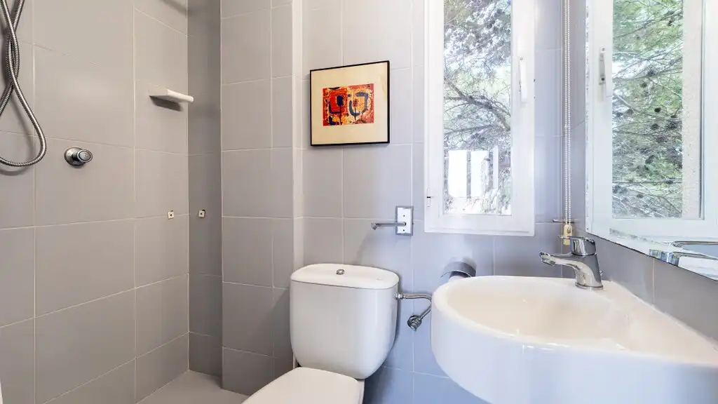 Badezimmer von Dachboden zum Verkauf in Andratx mit Terrasse und Abstellraum