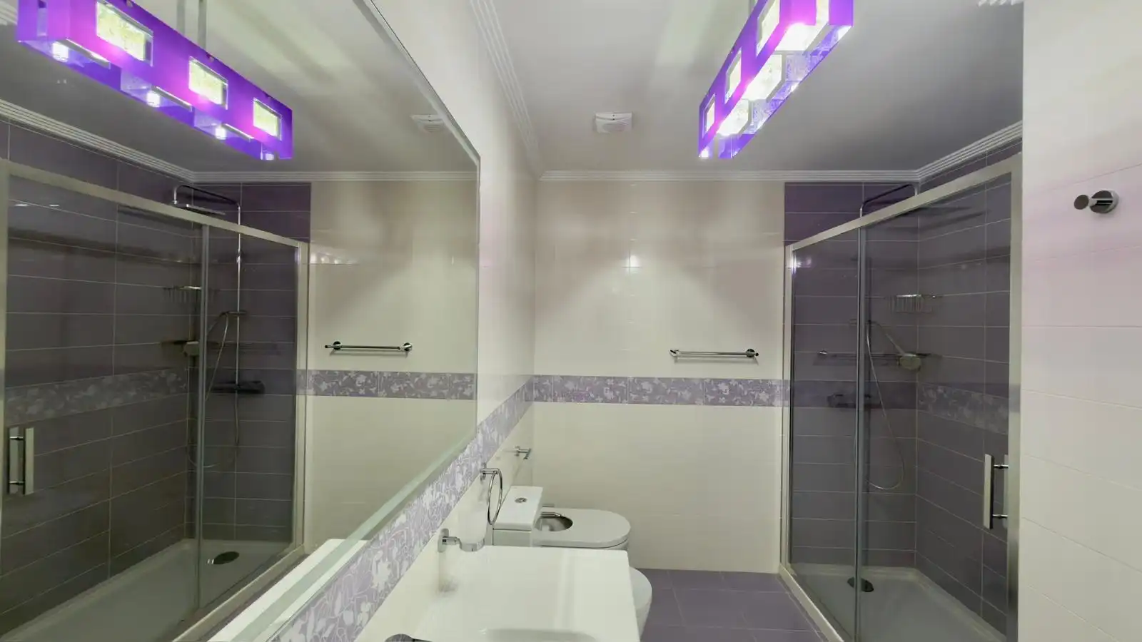 Badezimmer von Dachboden zum Verkauf in Villajoyosa / La Vila Joiosa mit Klimaanlage, Privatgarten und Terrasse