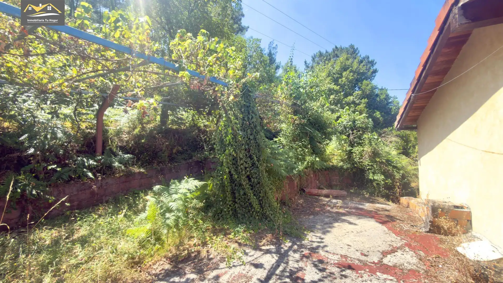 Finca rústica en venta en Castrelo de Miño con Jardín privado, Terraza y Amueblado