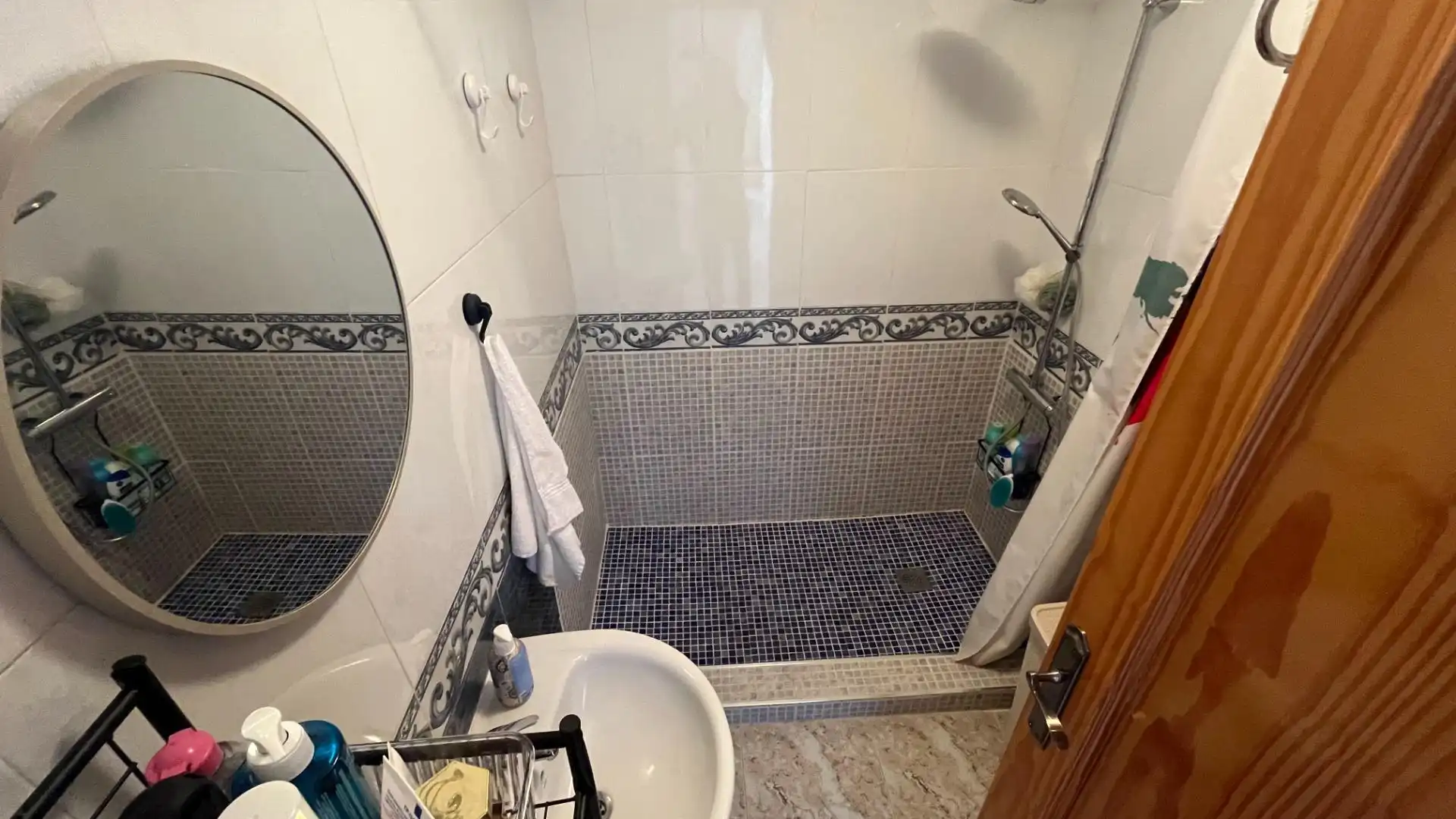 Bathroom of Apartments for rent in Orihuela  with Air Conditioner, Terrace and Furnished