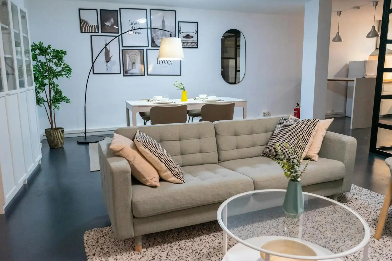 Sala d'estar de Pis de lloguer en Sevilla amb Aire condicionat, Rentadora i TV