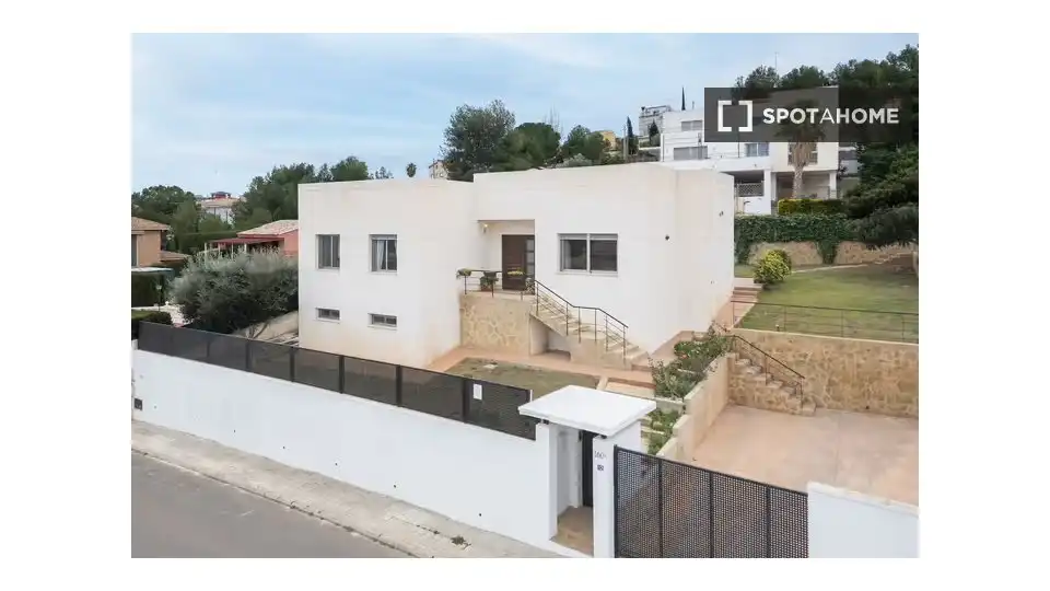 Vista exterior de Piso de alquiler en Valencia con Aire acondicionado, Calefacción y Amueblado