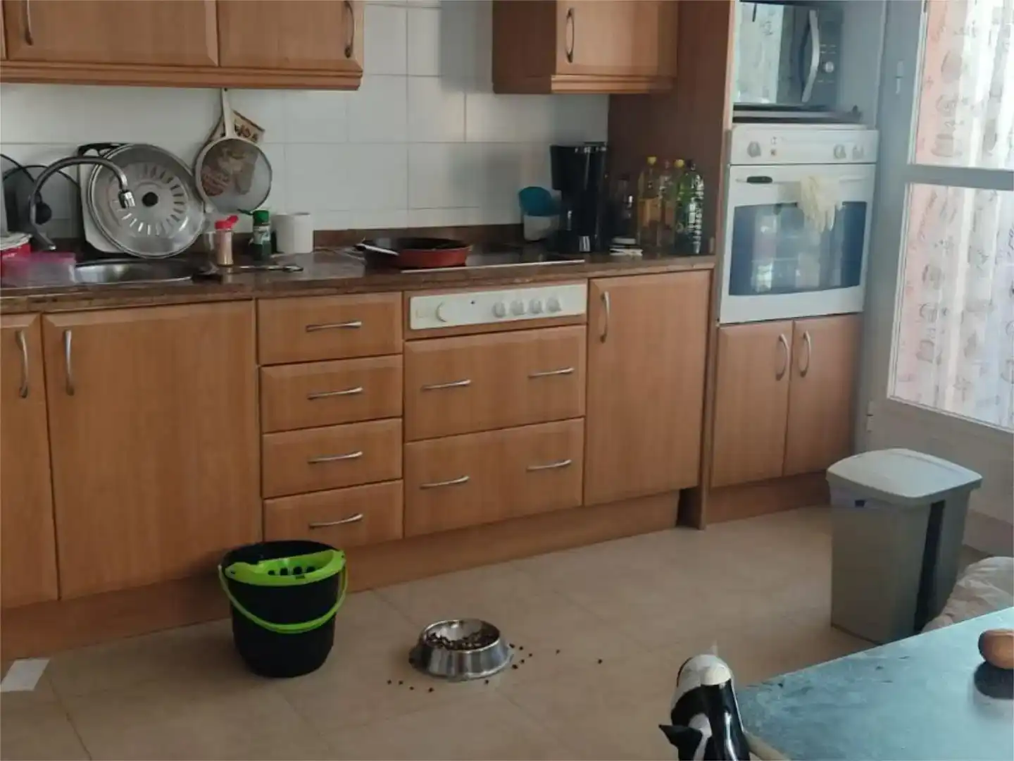 Cuina de Casa adosada en venda en Cáceres Capital amb Aire condicionat