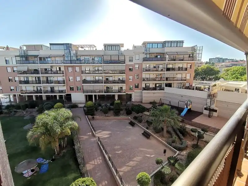 Terrassa de Àtic de lloguer en Málaga amb Jardí privat, Terrassa i Moblat