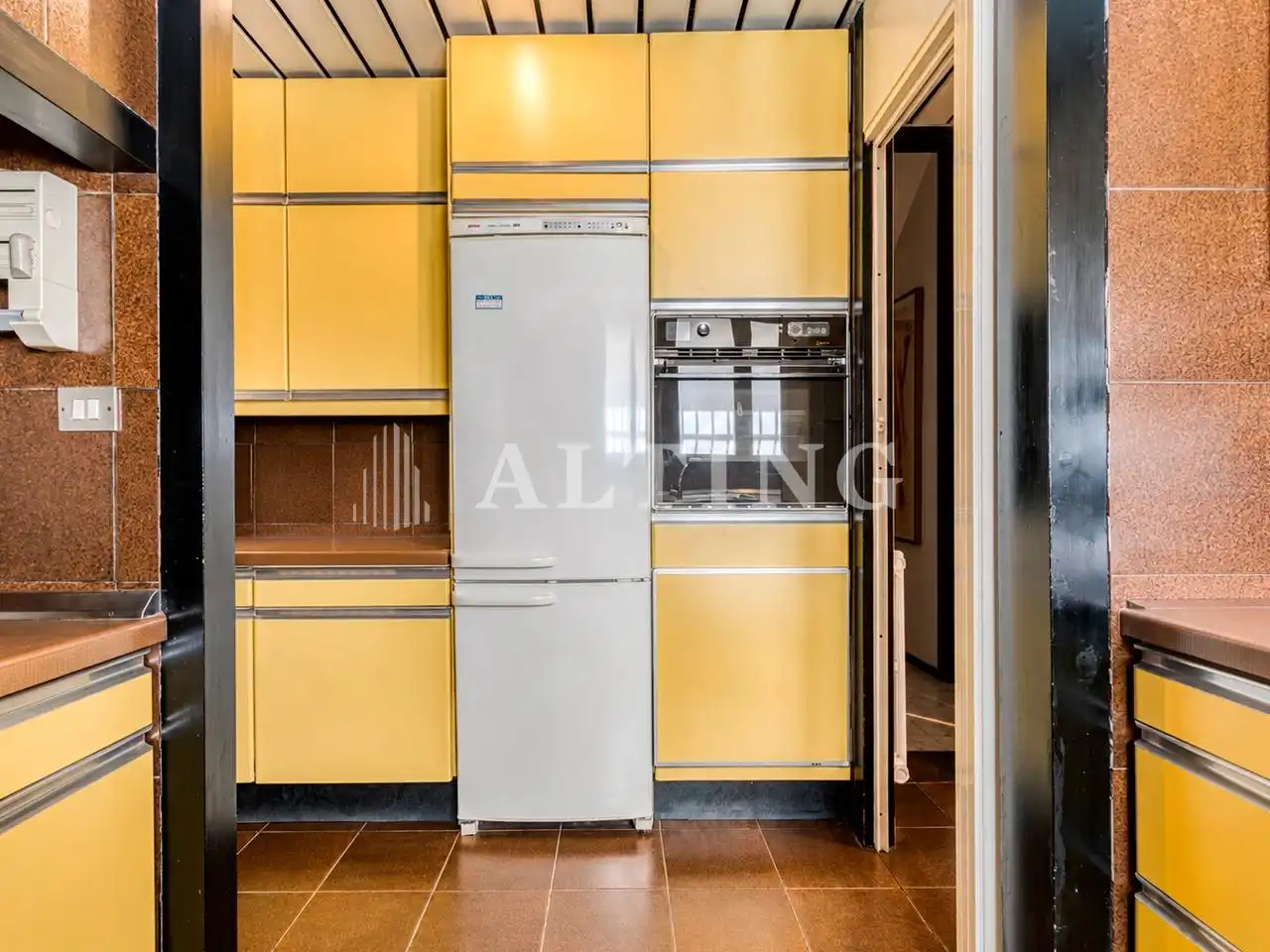 Kitchen of Office for rent in Barcelona  with Heating and Furnished