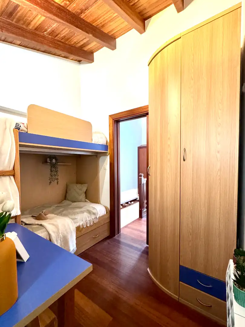 Habitación de Casa adosada en venta en Villaviciosa con Calefacción, Parquet y Amueblado