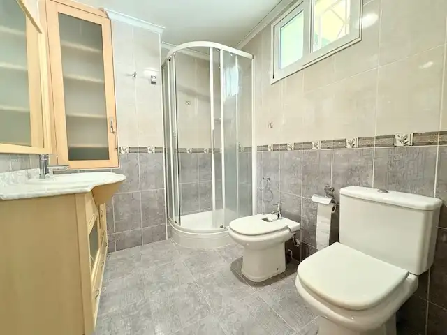 Bathroom of Flat for rent in Benaguasil  with Terrace, Oven and Microwave