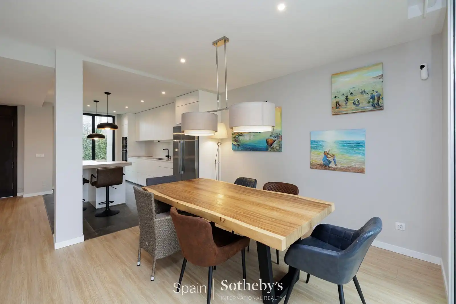 Comedor de Casa adosada en venta en Pontevedra Capital  con Aire acondicionado, Jardín privado y Terraza