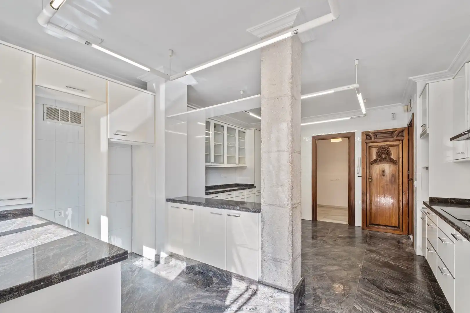 Kitchen of Detached homes for sale in Málaga  with Air Conditioner, Terrace and Swimming Pool