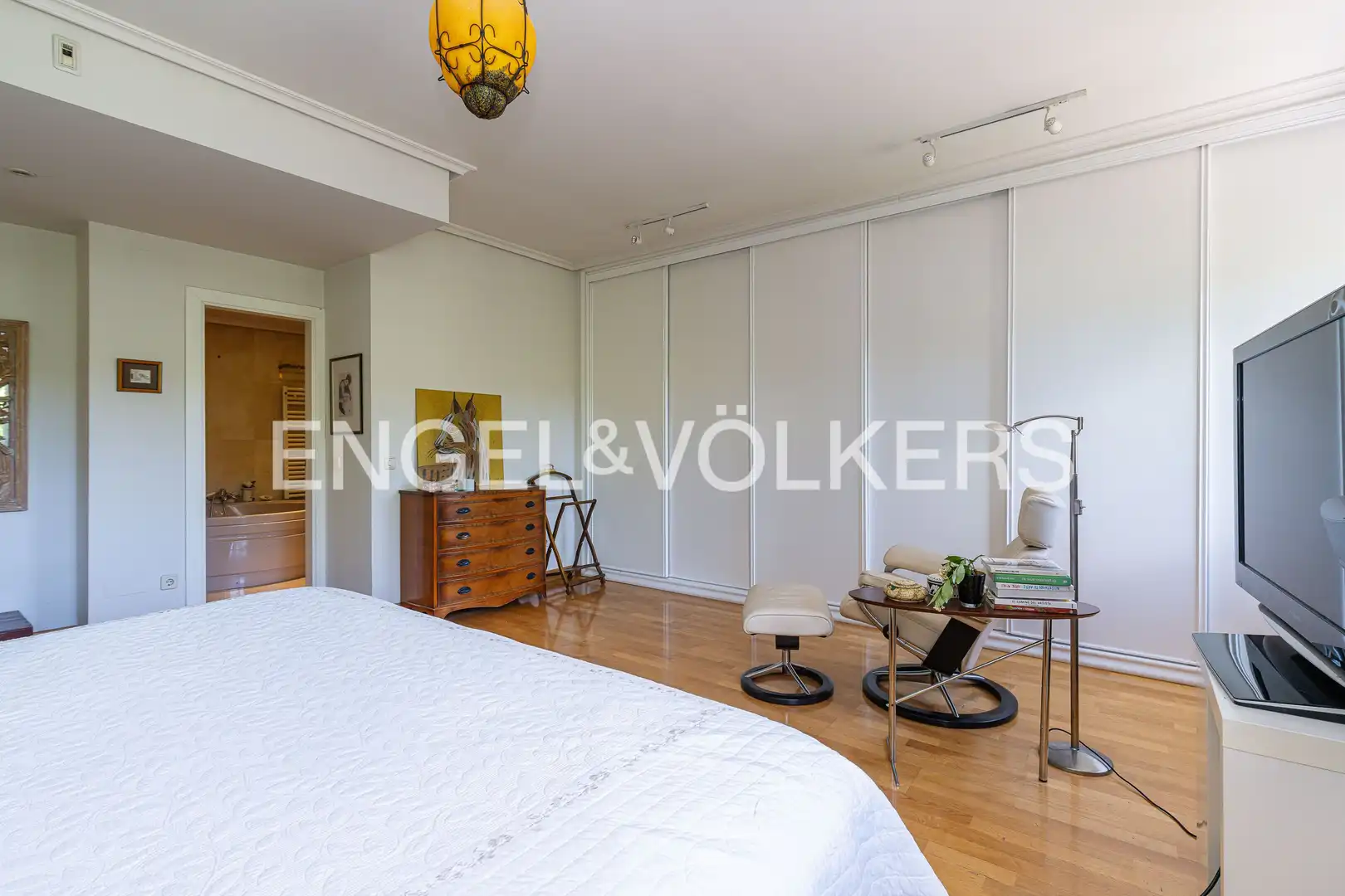 Bedroom of Houses for sale in Las Rozas de Madrid  with Heating, Private garden and Parquet flooring