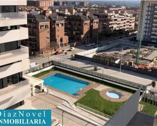 Piscina de Pis de lloguer en  Granada Capital amb Aire condicionat i Terrassa