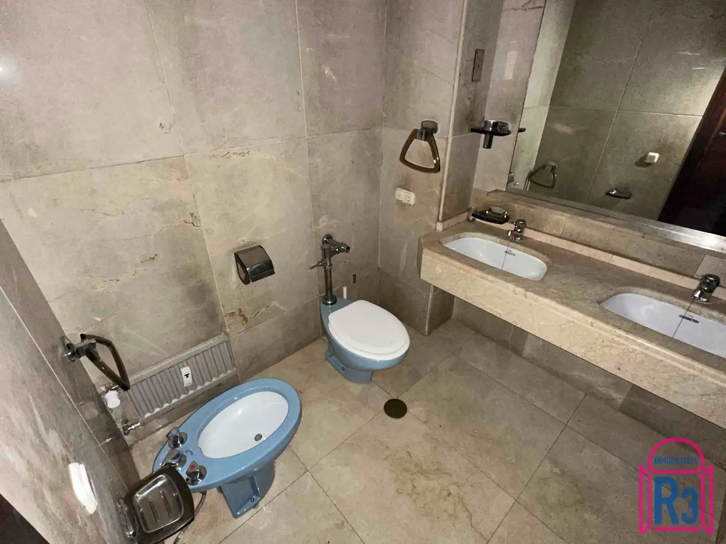 Baño de Piso de alquiler en León Capital  con Calefacción y Terraza