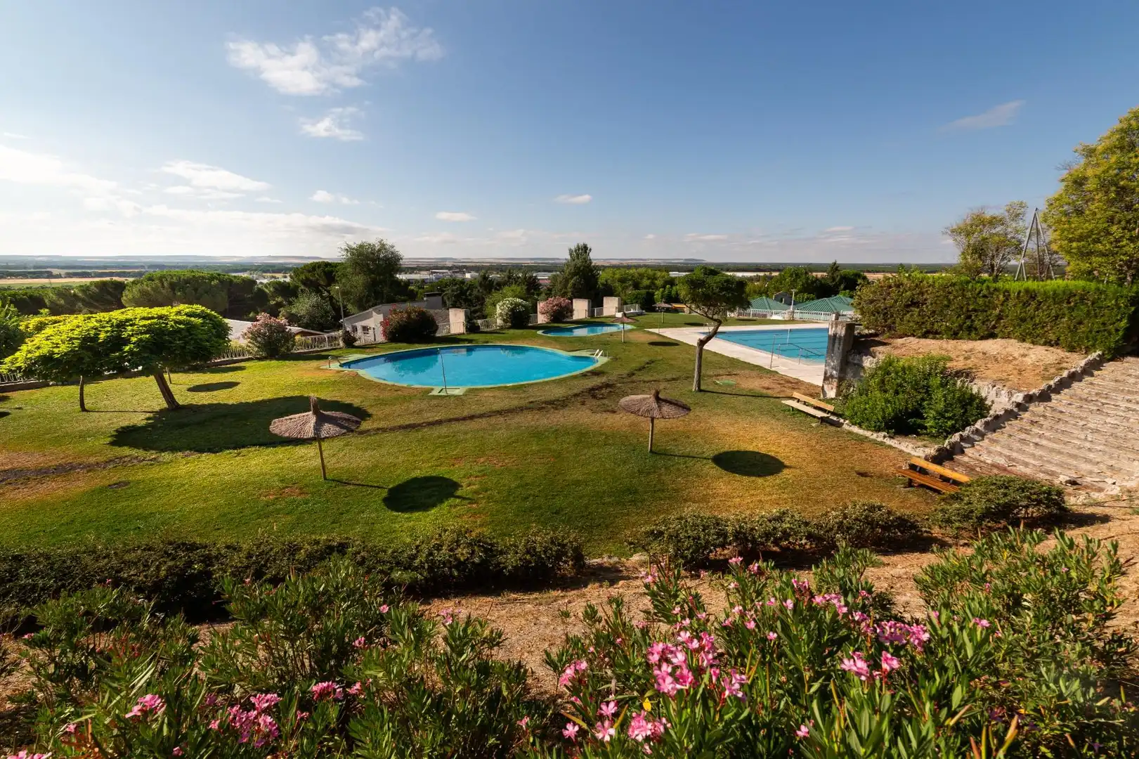 Piscina de Casa o xalet en venda en Tudela de Duero amb Calefacció, Jardí privat i Terrassa