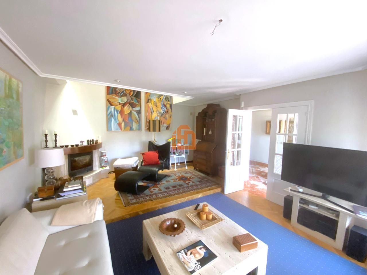 Living room of Single-family semi-detached for sale in San Andrés del Rabanedo  with Heating, Private garden and Parquet flooring