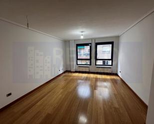 Sala d'estar de Apartament en venda en  Logroño