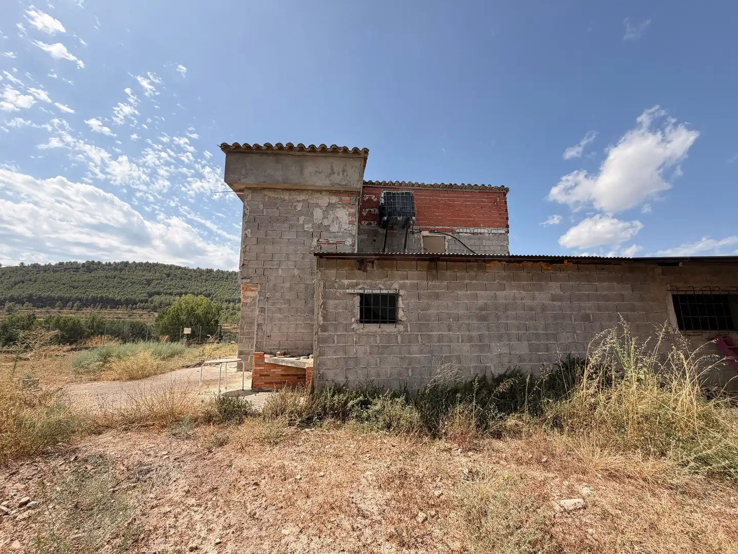 Exterior view of Houses for sale in Viver  with Terrace