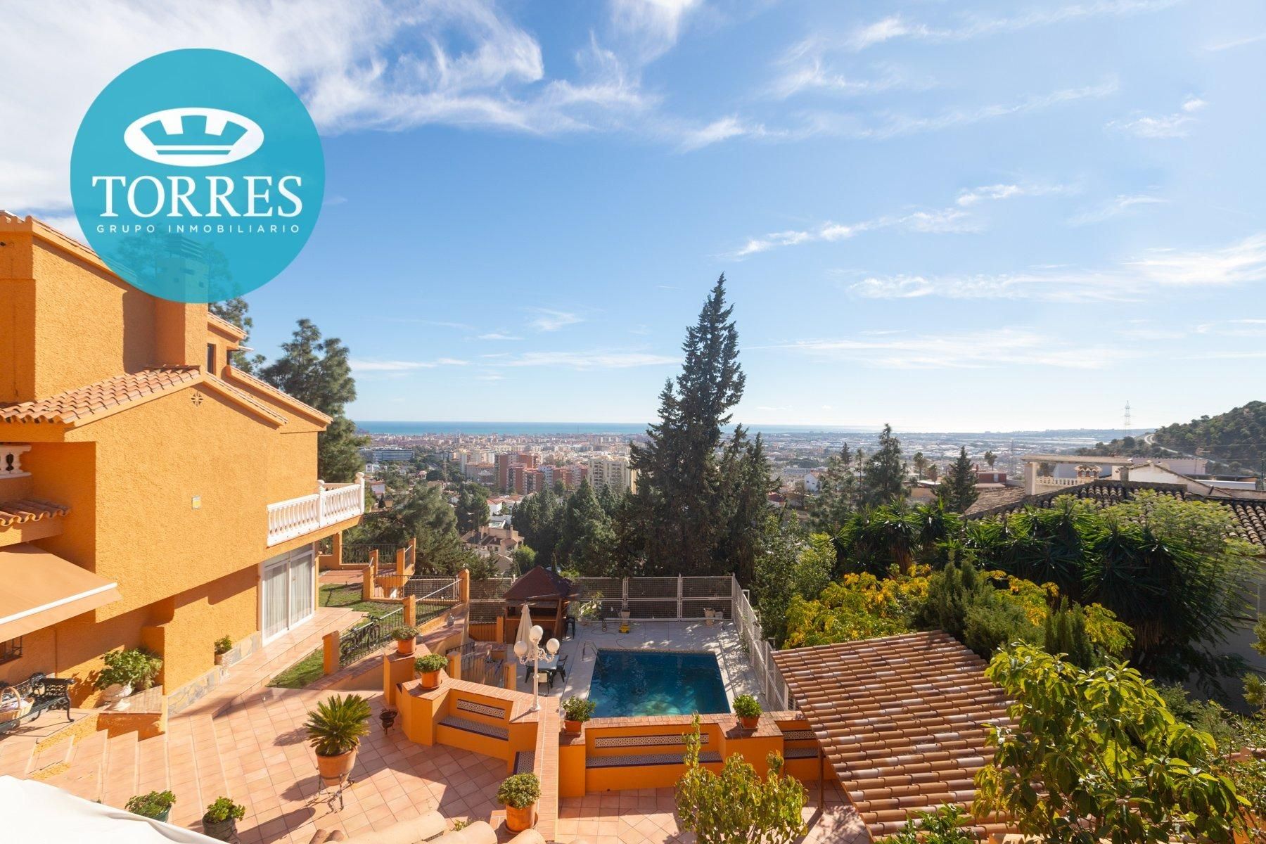 Exterior view of House or chalet for sale in Málaga Capital  with Air Conditioner, Heating and Private garden