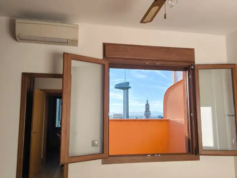 Terrasse von Dachboden zur Miete in  Madrid Capital mit Klimaanlage, Terrasse und Balkon