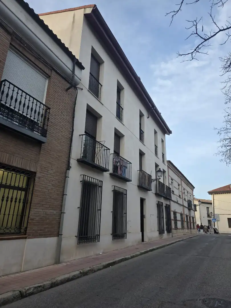 Vista exterior de Edificio en venta en Alcalá de Henares