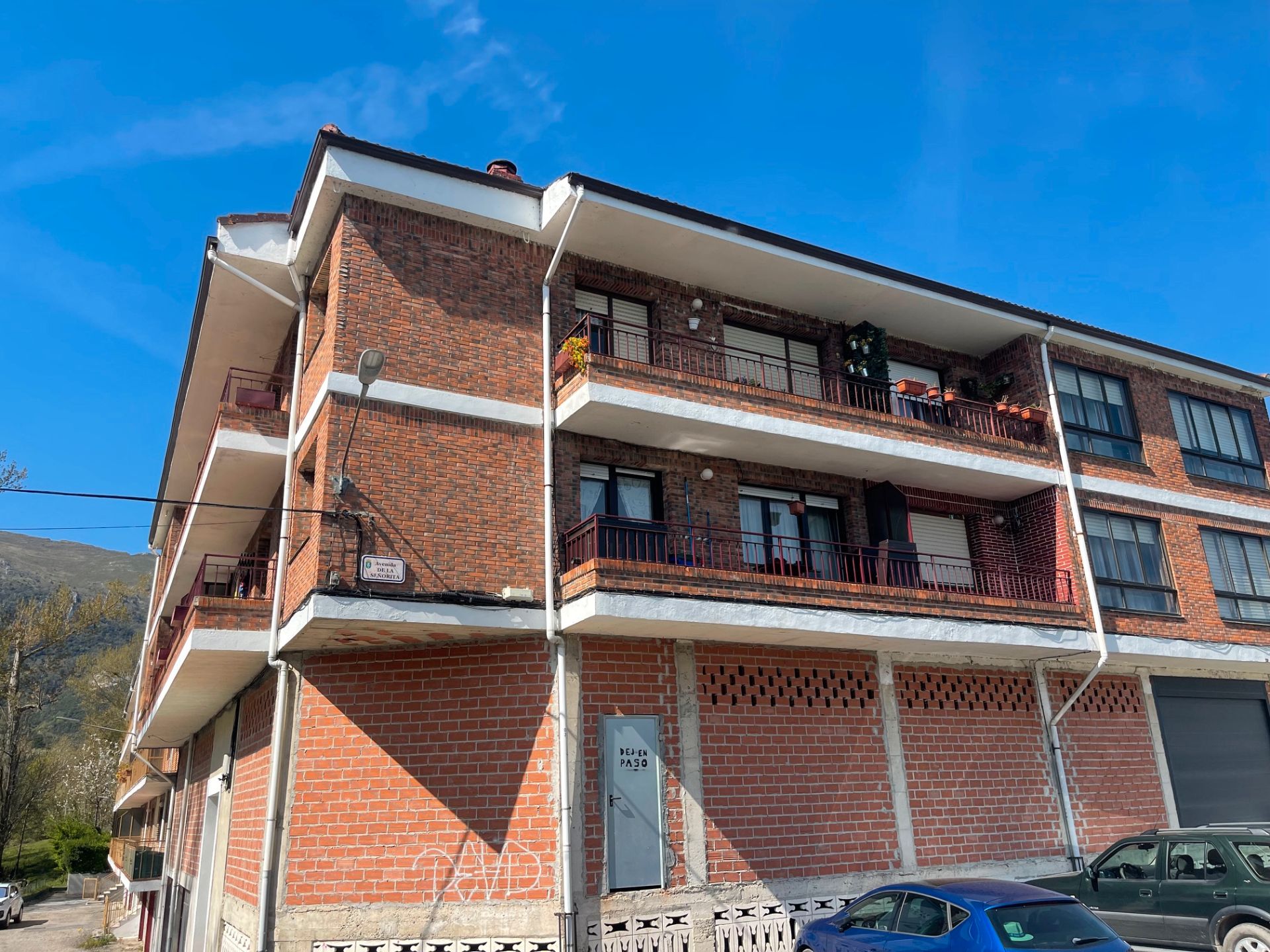 Vista exterior de Pis en venda en Valle de Mena amb Terrassa