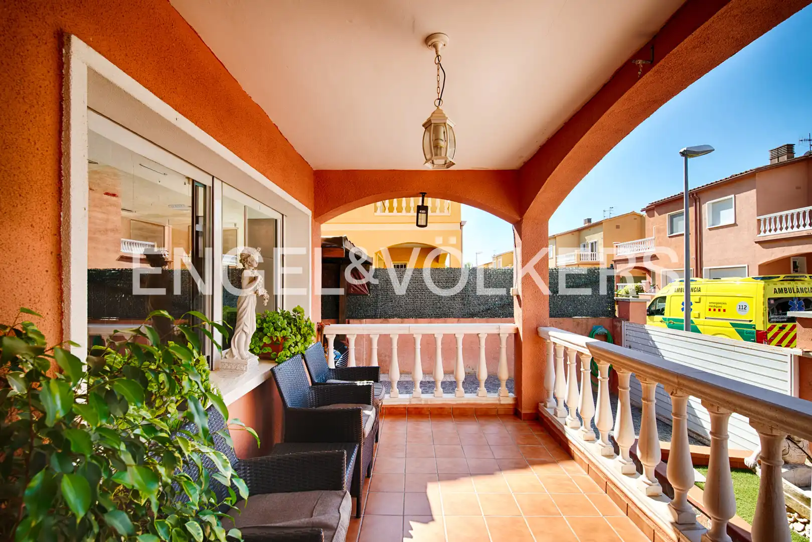Casa aparellada en venda a Carrer Lleida